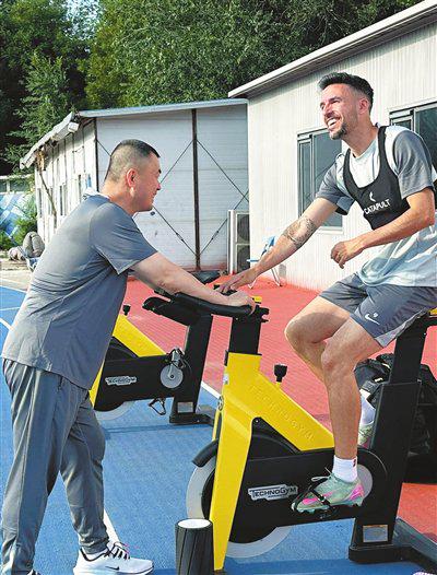 纽约“大鲨鱼”?尼克斯&上海均五场夺冠+杯赛联赛双冠王